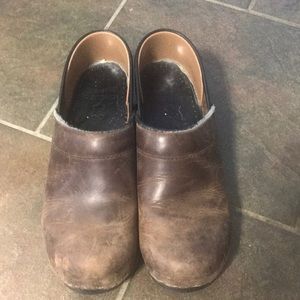 Dansko/ sanita leather clogs